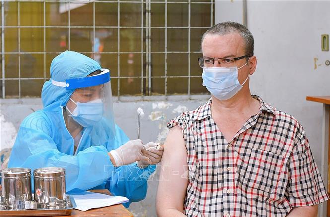 Covid-19 Hô Chi Minh-Ville déploie un plan de vaccination pour les étrangers